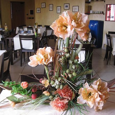 Hotel Italia Carmagnola Esterno foto