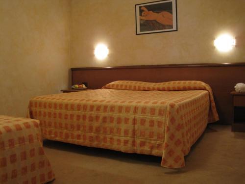 Hotel Italia Carmagnola Esterno foto