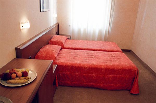 Hotel Italia Carmagnola Camera foto