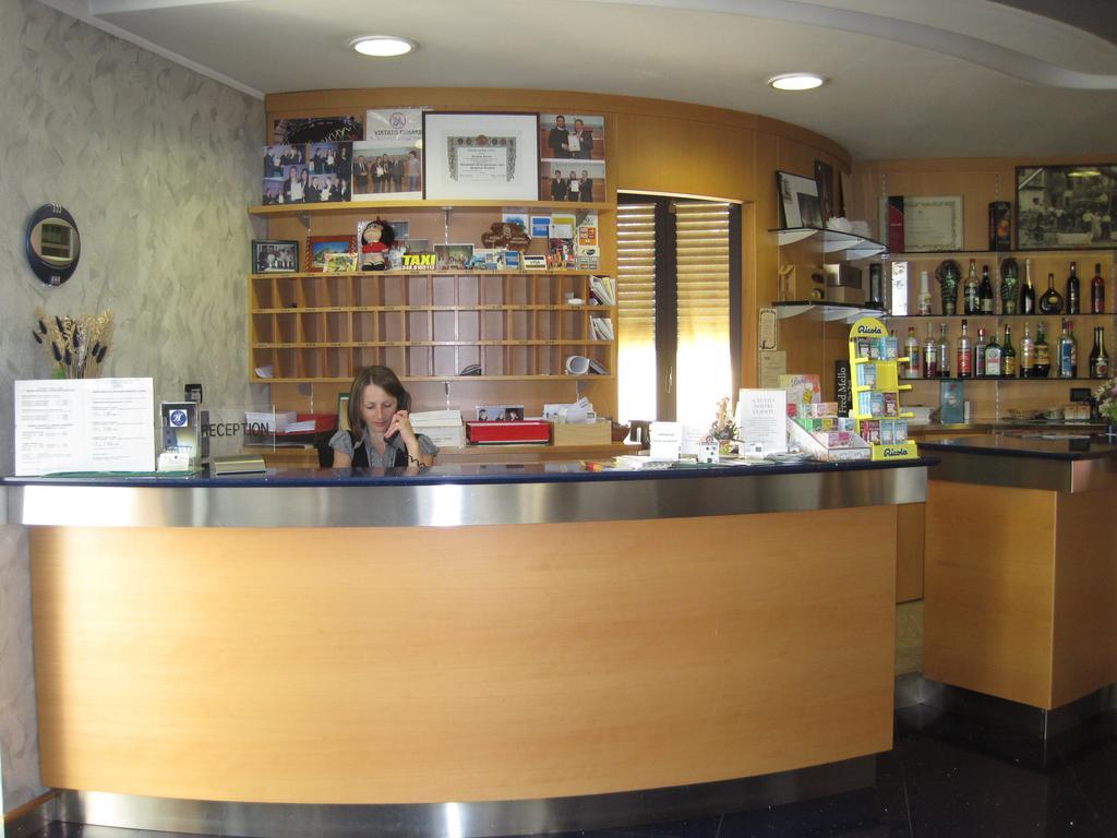 Hotel Italia Carmagnola Esterno foto